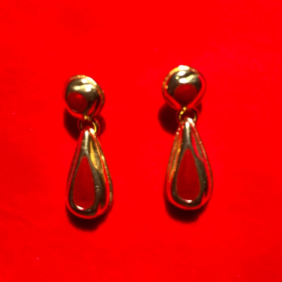 Vintage Gold Tone Red Teardrop Earrings - Picture 3 of 4